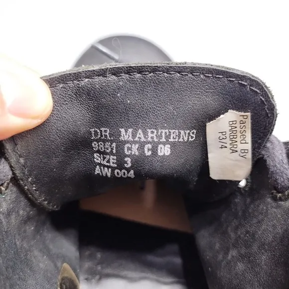 Dr. Martens Boots Unisex Kids Size 3 Black Solid Leather Rubber Sole Lace Up
