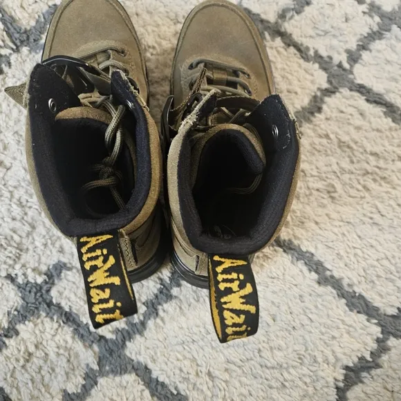 Dr. Martens Combs Tech Suede Boots Mens Size 8