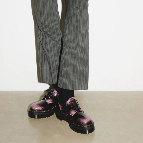 Dr. Martens DISTRESSED LEATHER PLATFORM CASUAL SHOES