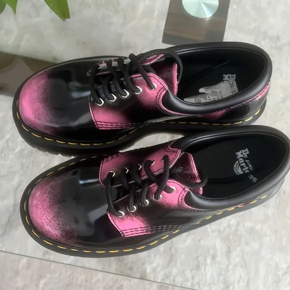 Dr. Martens DISTRESSED LEATHER PLATFORM CASUAL SHOES