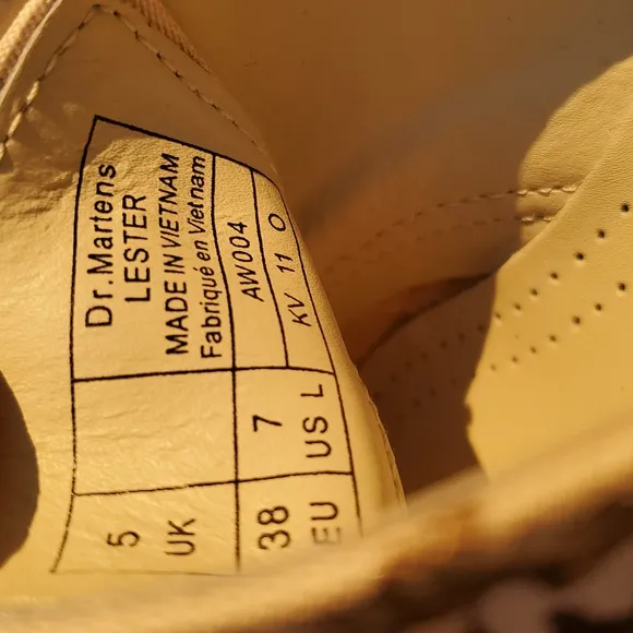Dr. Martens Lester Canvas Platform Shoes Size 7