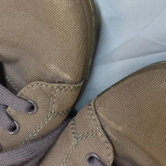 Dr. Martens Walker Canvas Sneakers Mens 9 Taupe Grey Brown Casual Comfort Shoes