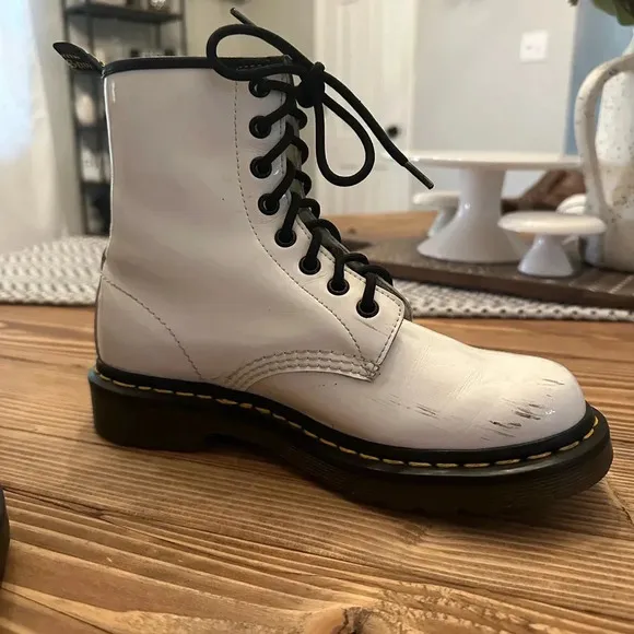 Dr. Martens White Combat Woman’s Eyelet Boots KV08N - Size 6
