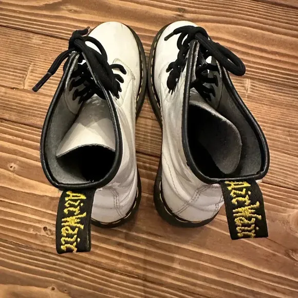 Dr. Martens White Combat Woman’s Eyelet Boots KV08N - Size 6