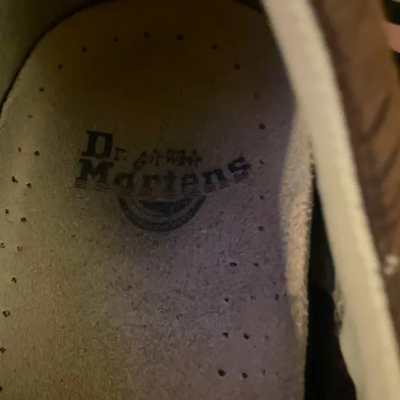 Dr. Martins   Men’s Light Brown Suede Casual Lace Up Shoe  AirWair