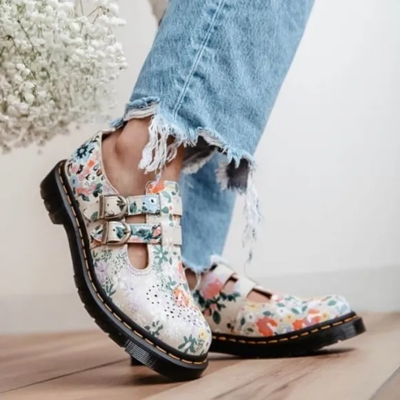 Dt Martens  8065 Mary JaneWomen shoes size5 new