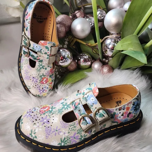 Dt Martens  8065 Mary JaneWomen shoes size5 new