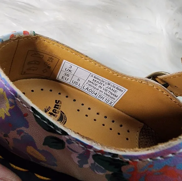 Dt Martens  8065 Mary JaneWomen shoes size5 new