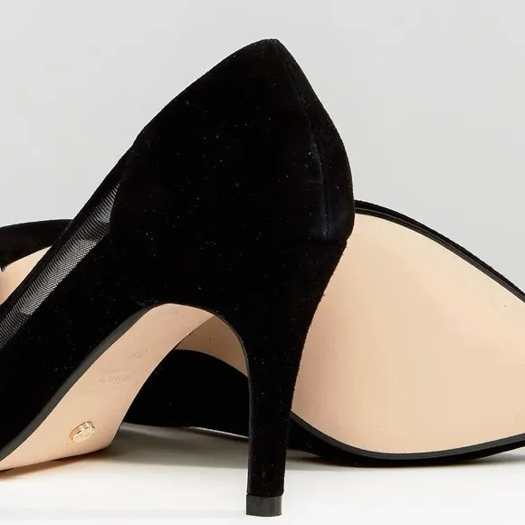 Dune London SZ 40, suede scallop edge heeled shoes.