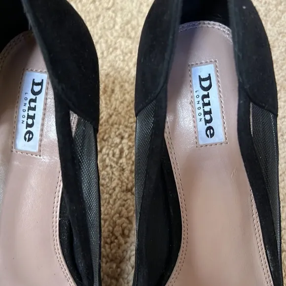 Dune London SZ 40, suede scallop edge heeled shoes.