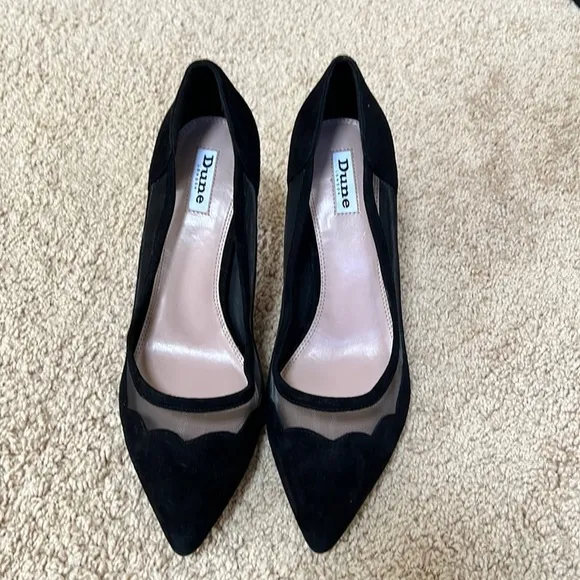 Dune London SZ 40, suede scallop edge heeled shoes.