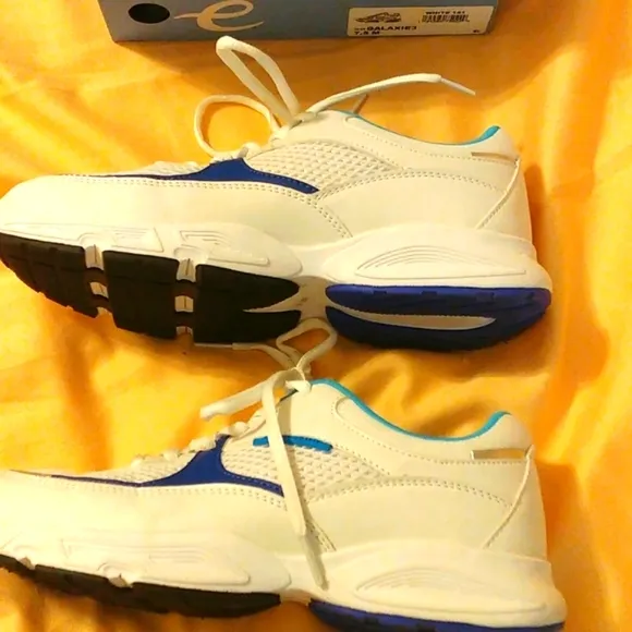 Easy Spirit Galaxie 3 sneakers