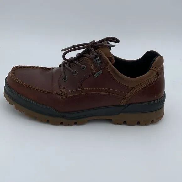 Ecco Track 25 brown leather low top ankle boots size 43