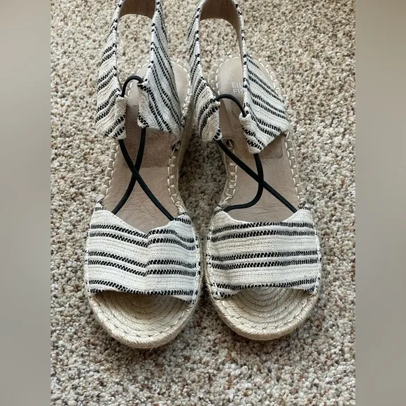 Eileen Fisher Women's Agnes Tan Black Striped Espadrille Wedge NWOT Size 9.5