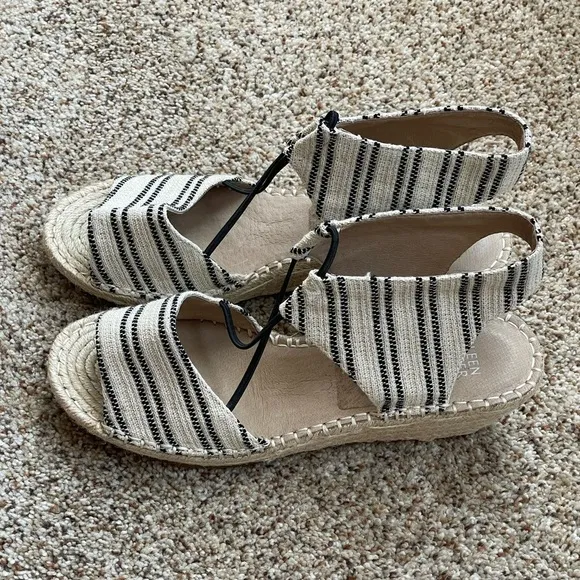 Eileen Fisher Women's Agnes Tan Black Striped Espadrille Wedge NWOT Size 9.5