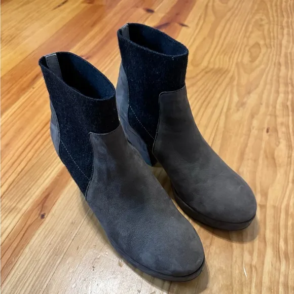 Eileen Fisher Women’s Suede Bootie Shoes US 6.5 Boot Gray Multi