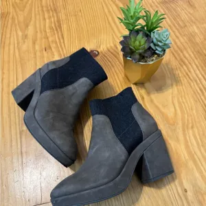 Eileen Fisher Women’s Suede Bootie Shoes US 6.5 Boot Gray Multi
