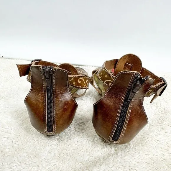 Elite by Corkys Mesa T-Strap Sandals Leather Stamped Floral Beaded Size 10