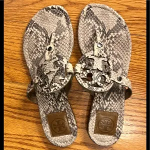 EUC Tory Burch Sandals, Pewter
