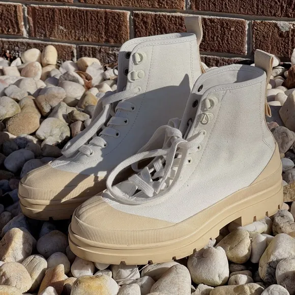 Everlane Organic Cotton Canvas Utility Boot