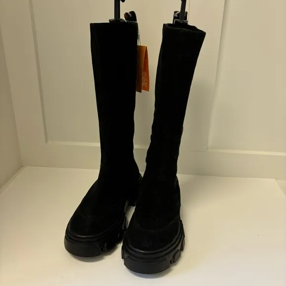 Farm Rio Boots Knee High Lug Sole Black Suede Tall Chunky Embroidery Sz 9