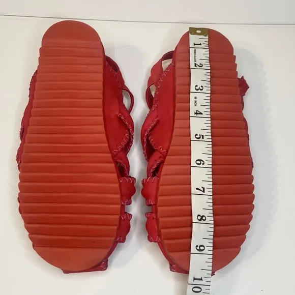 Farm Rio Red Zig Zag Stitch Sandals Sise 7