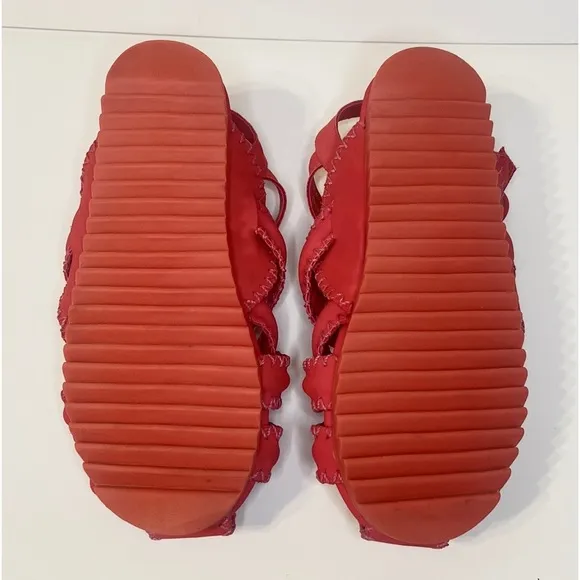 Farm Rio Red Zig Zag Stitch Sandals Sise 7