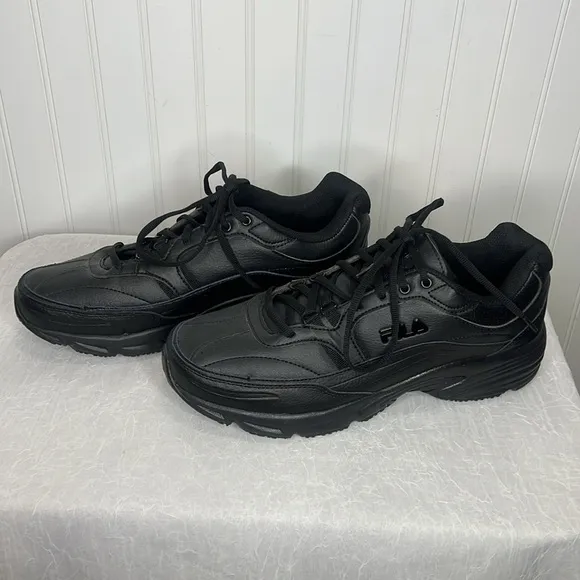 Fila Memory Foam Workshift Slip Resistant Size 11.5 EEEE