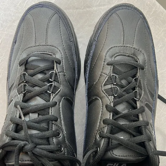 Fila Memory Foam Workshift Slip Resistant Size 11.5 EEEE