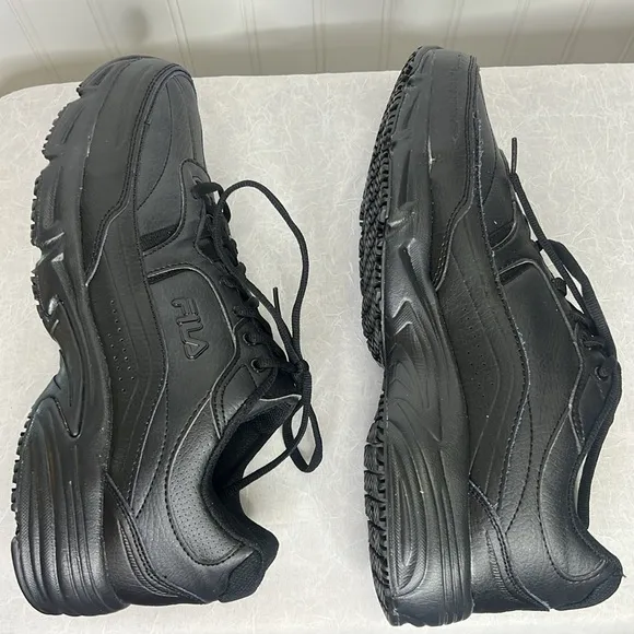 Fila Memory Foam Workshift Slip Resistant Size 11.5 EEEE