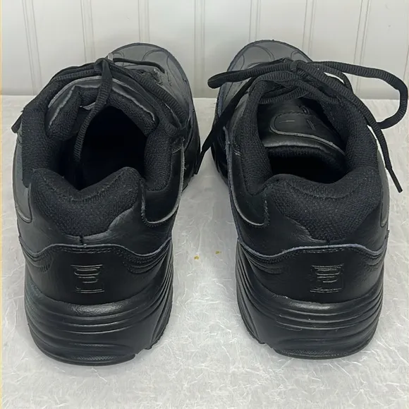 Fila Memory Foam Workshift Slip Resistant Size 11.5 EEEE