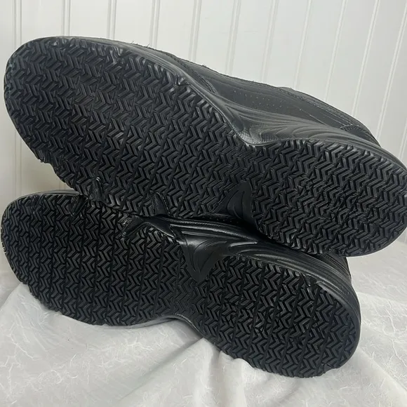 Fila Memory Foam Workshift Slip Resistant Size 11.5 EEEE