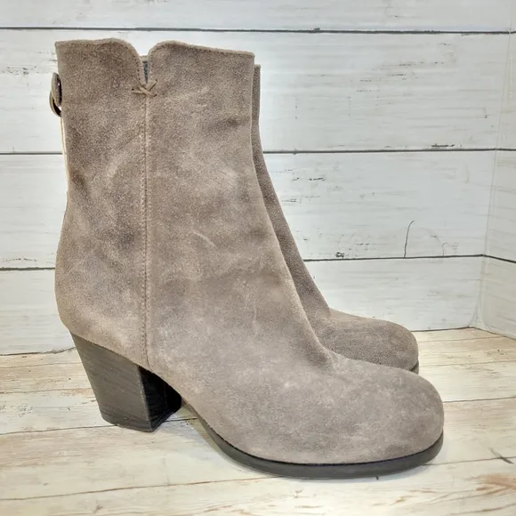 Fiorentini   Baker grey suede back zip ankle boots