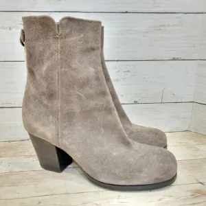 Fiorentini   Baker grey suede back zip ankle boots