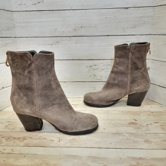 Fiorentini   Baker grey suede back zip ankle boots