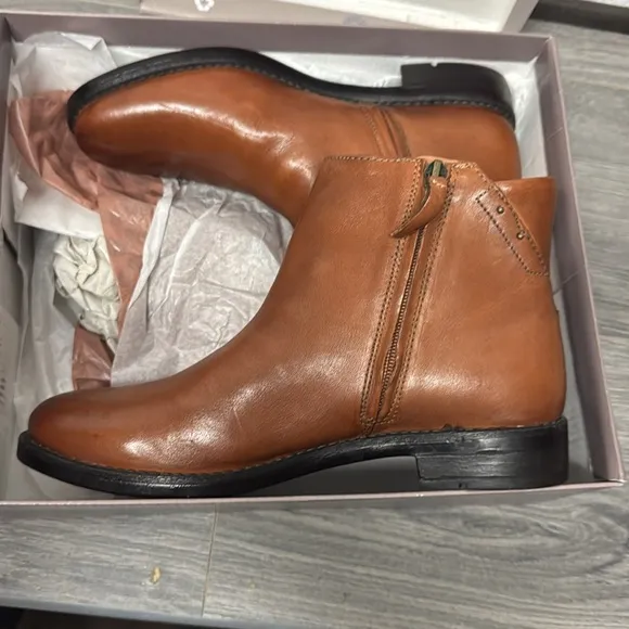 Franco Sarto Mobi Ankle Bootie Cognac Brown Leather Women's shoes