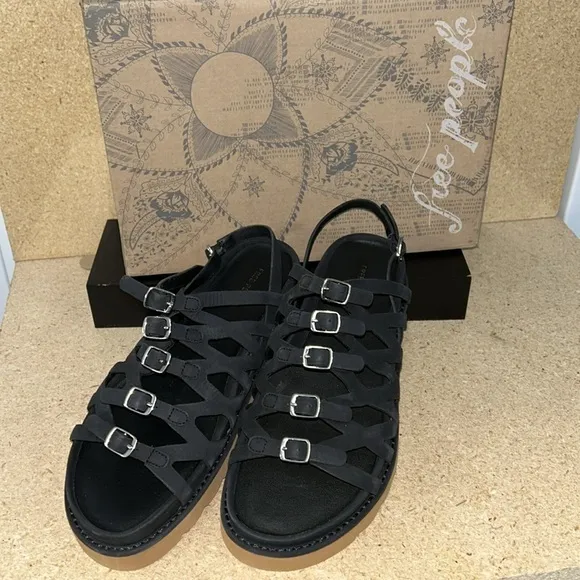 Free People Las Palmas Buckle Sandals (TS11)