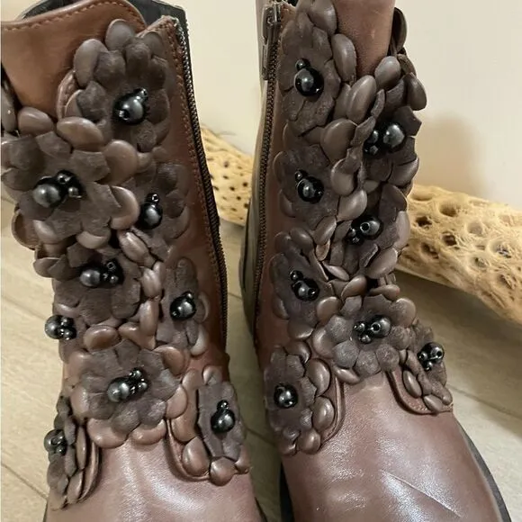 Free People floral Embellished  boots size EU39 US 9NW out boxShaft 7”