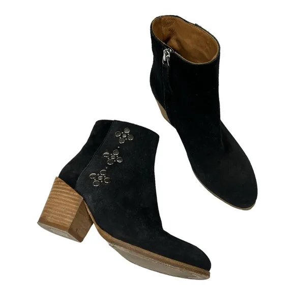 Frye Casey Stud Bootie Black Suede Ankle Boots Sz 6