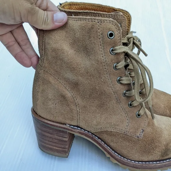 FRYE Sabrina 6G tan suede leather lace-up boots