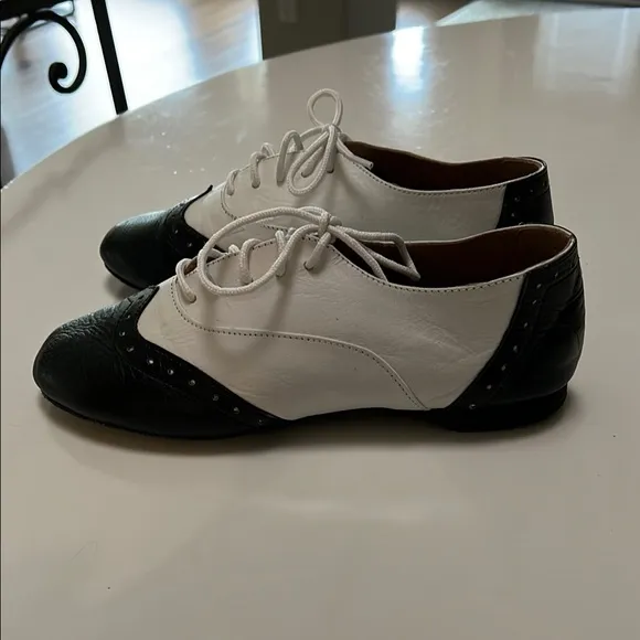 G FRANCO Tempo Mambo dance shoe  Black and White  spats or saddle shoes vibe