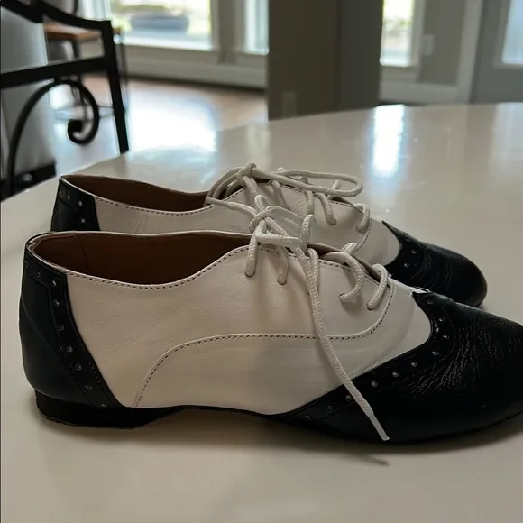 G FRANCO Tempo Mambo dance shoe  Black and White  spats or saddle shoes vibe