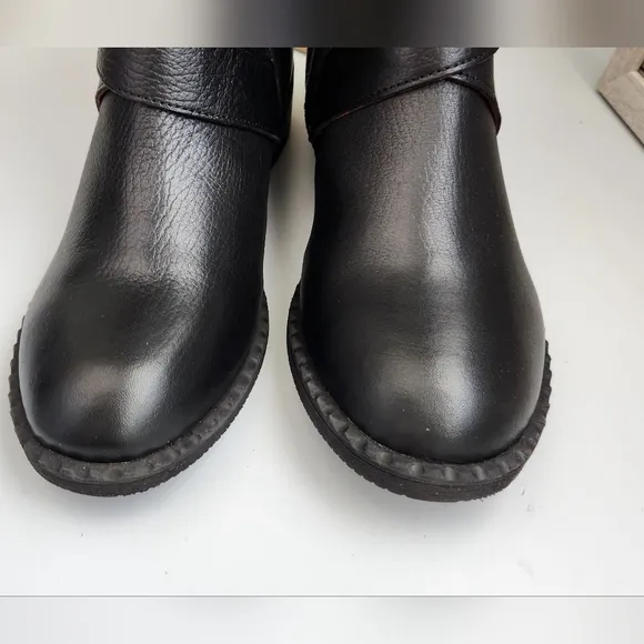 Gentle Souls by Kenneth Cole Best Double Buckle Boots Women's Sz 7