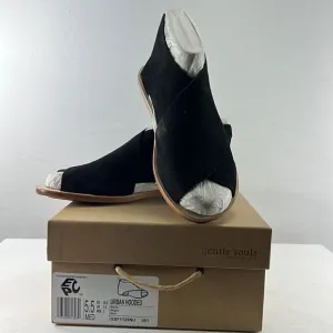 Gentle Souls by Kenneth Cole Urban Hooded Sandals Black sz 5.5 M