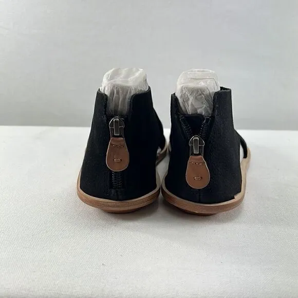 Gentle Souls by Kenneth Cole Urban Hooded Sandals Black sz 5.5 M