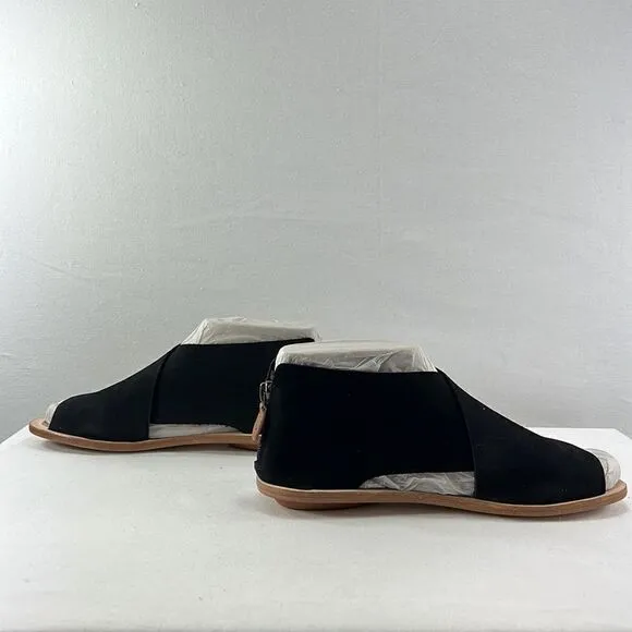 Gentle Souls by Kenneth Cole Urban Hooded Sandals Black sz 5.5 M