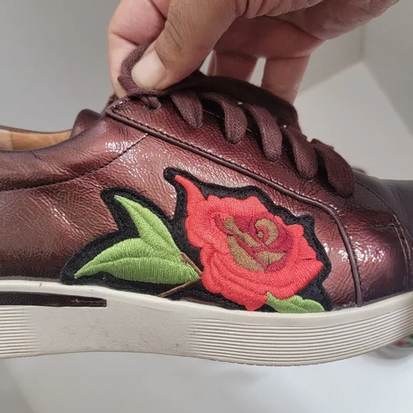 Gentle Souls Kenneth Cole Shoes Wom 7 M Haddle Rose Sneakers Leather Embroidered