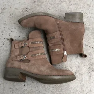 Gentle souls ankle boot