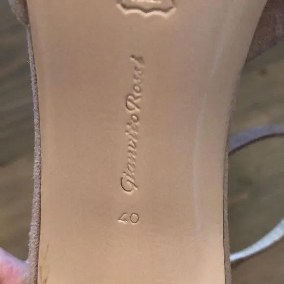 GIANVITO ROSSI SIZE 40 US 9  TAN SUEDE ANKLE STRAP BLOCK HEEL SHOES HERLS PUMPS