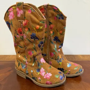 Girls Steve Madden Suede Boots